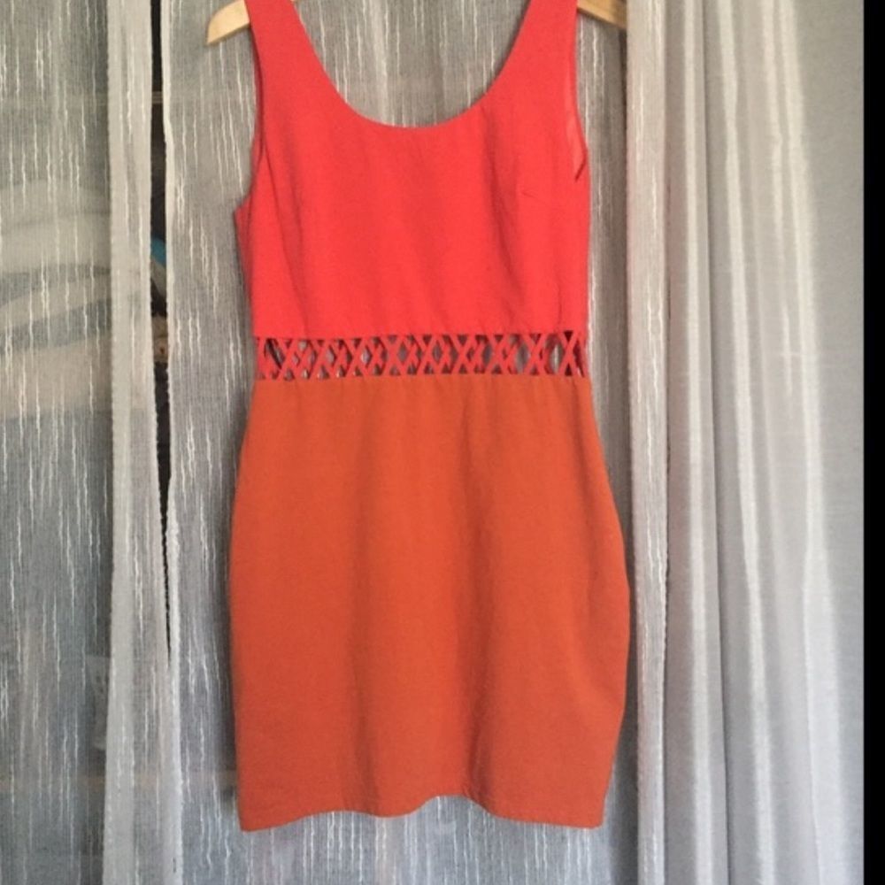 ARK & CO ORANGE & RED CUTOUT BODY CON MINI